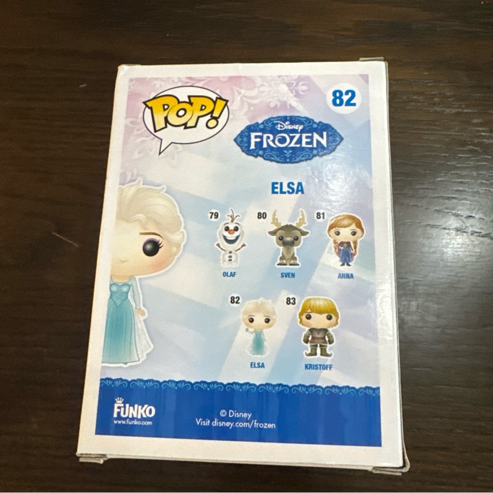 Funko POP! #82 Elsa with Snowflake from Frozen Vinyl Figure - New in Box - Picture 3 of 6